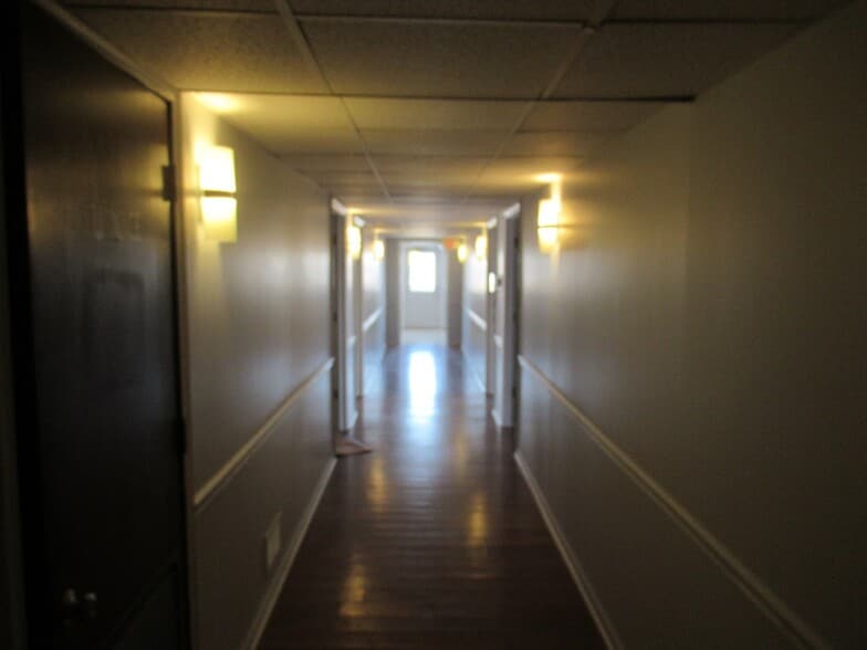 More Photos Of 5250 W Plattner Dr, Alsip Warehouse For Lease