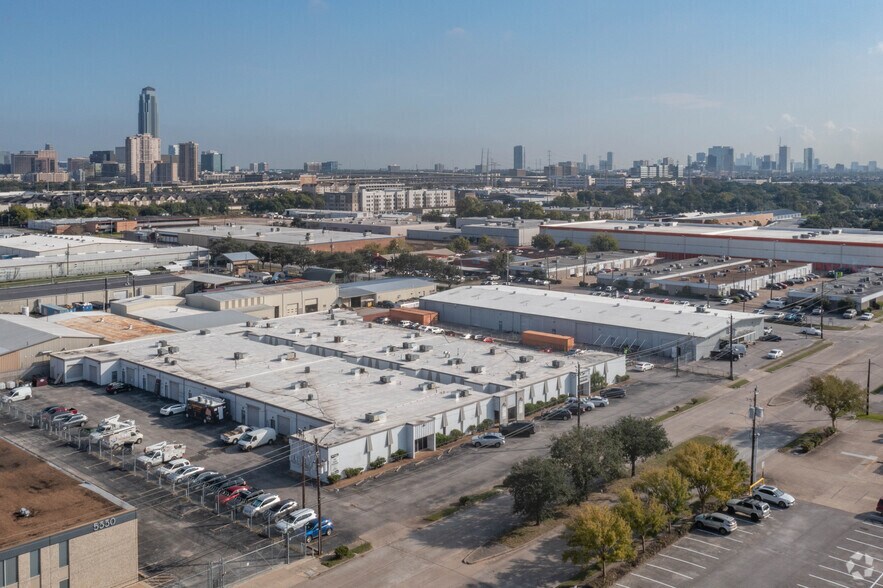 More Photos Of 5320 Gulfton St, Houston Light Distribution For Lease