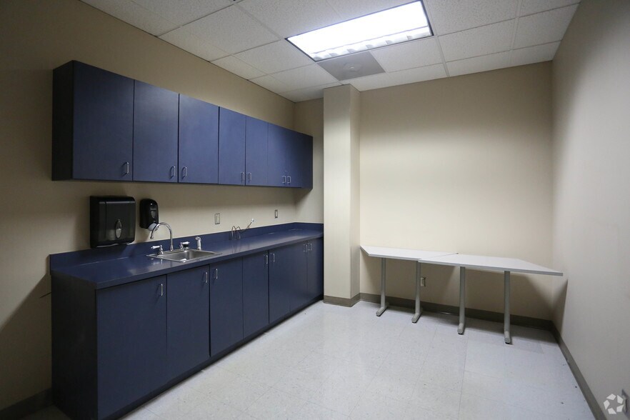 More Photos Of 2070 Little Hills Expy, Saint Charles Office For Lease