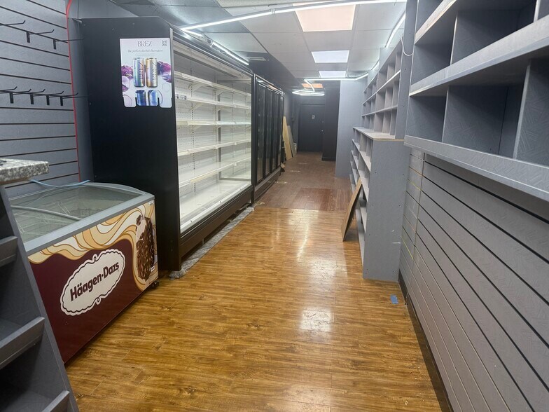 More Photos Of 187-191 Broadway, Amityville Storefront For Lease