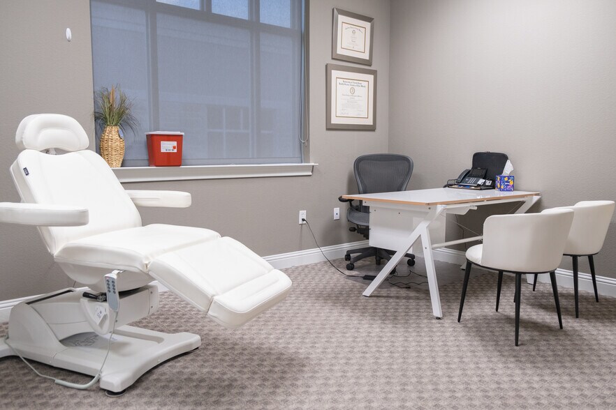 More Photos Of 3951 Alma Rd, McKinney Office For Lease