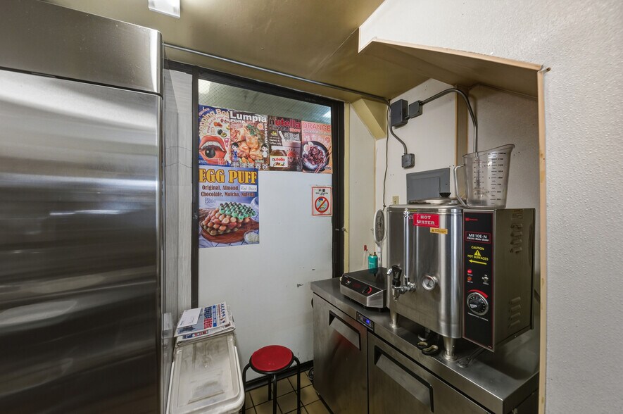 More Photos Of 324 10th St, Oakland Storefront Retail Office For Sale