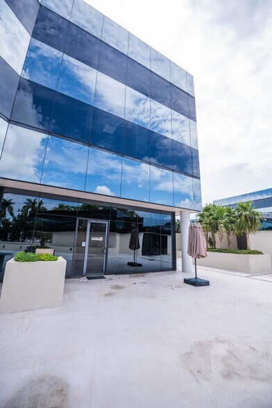 More Photos Of 4800 N Federal Hwy, Boca Raton Medical For Sale