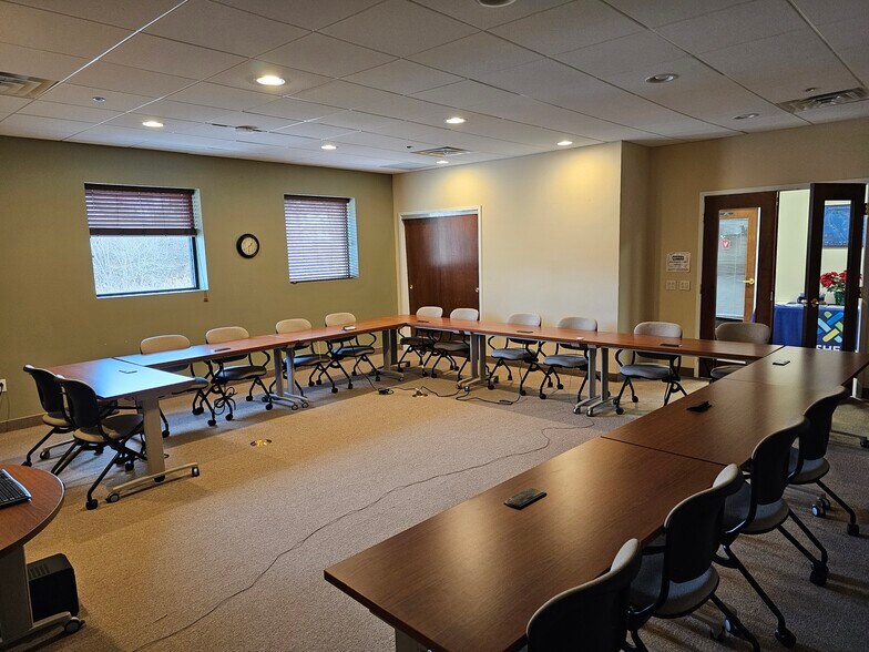More Photos Of 6946 Post Rd, North Kingstown Medical For Lease