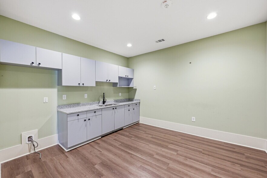 More Photos Of 3663 Southland Dr, Flowery Branch Warehouse For Sale