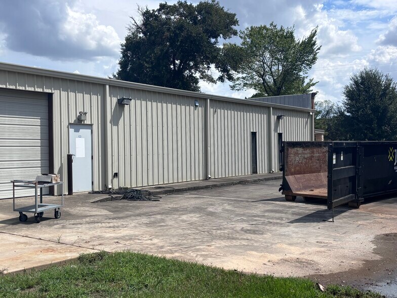 More Photos Of 10450 Cossey Rd, Houston Industrial For Sale