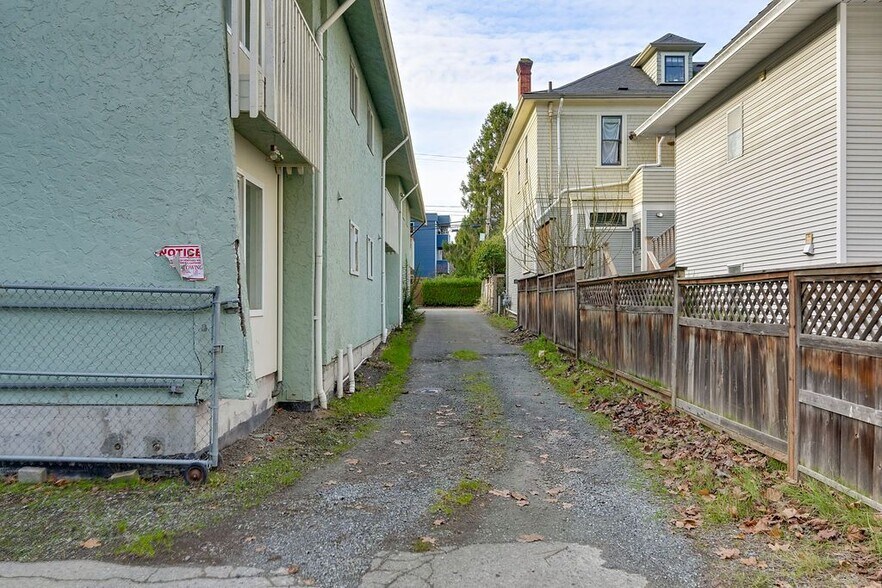 More Photos Of 1321 Fernwood Rd, Victoria Apartments For Sale
