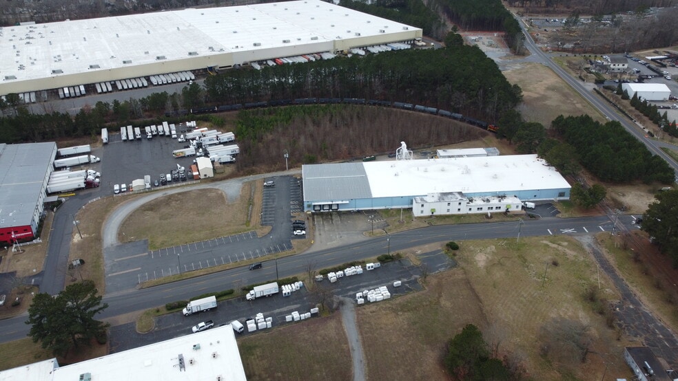Primary Photo Of 1137 Progress Rd, Suffolk Manufacturing For Lease