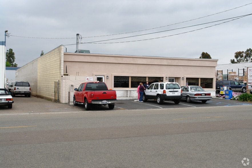 More Photos Of 662-672 Enterprise St, Escondido Warehouse For Lease