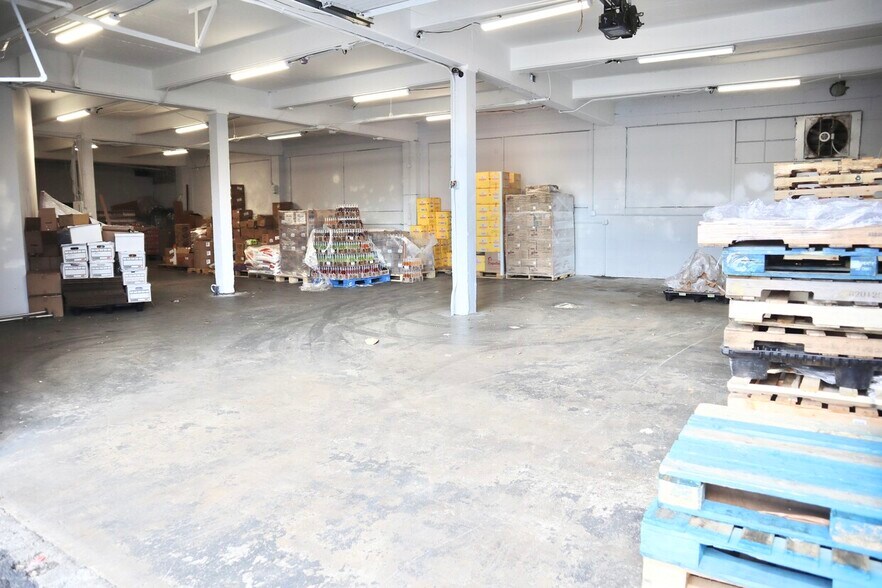 More Photos Of 225 Greenwich Ave, Stamford Manufacturing For Lease