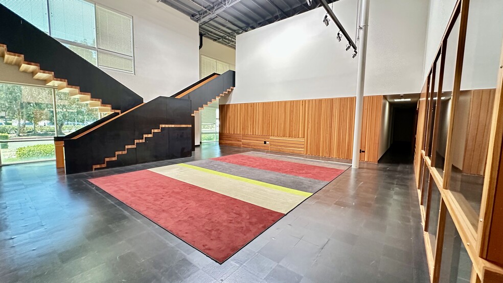 More Photos Of 43455 Business Park Dr, Temecula Research And Development For Sale