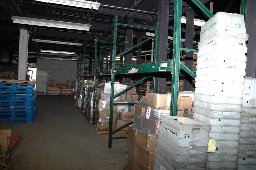 More Photos Of 10-30 Pearl St, Long Branch Warehouse For Lease