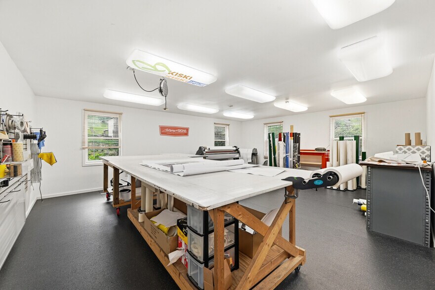 More Photos Of 508 Rodi Rd, Pittsburgh Flex For Sale