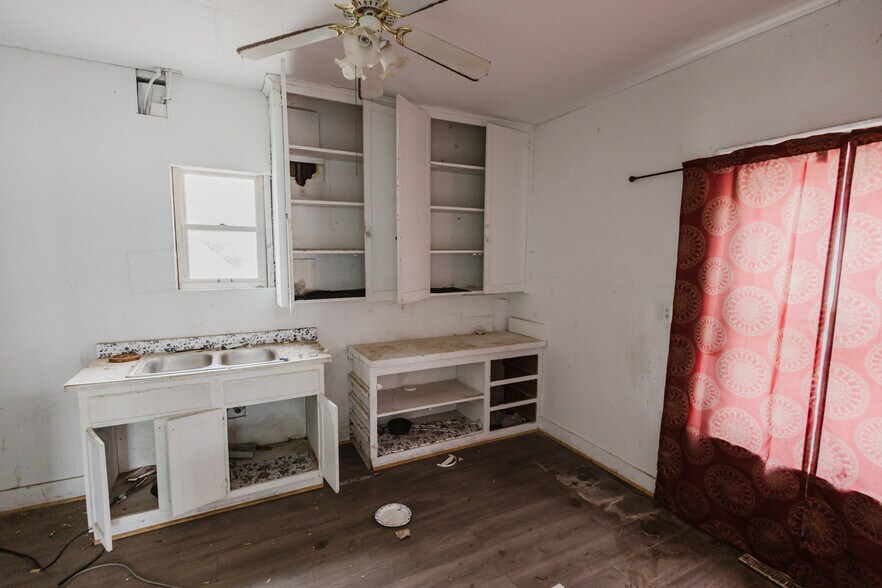 More Photos Of 123 E Madison Ave, Arkansas City Apartments For Sale