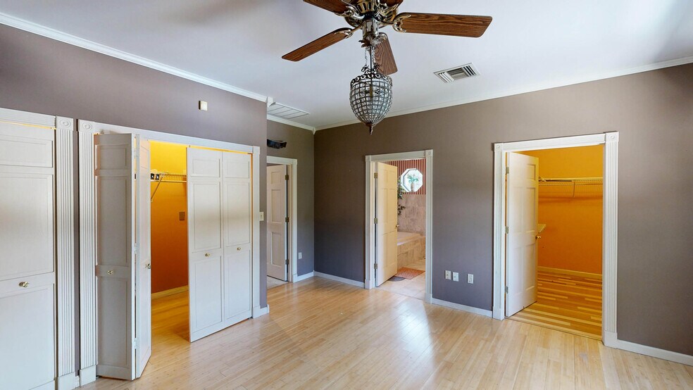 More Photos Of 2020 N Orange Ave, Orlando Storefront Retail Office For Sale
