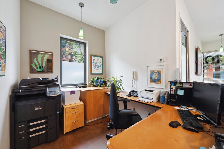 More Photos Of 1010 Grayson St, Berkeley Office Residential For Sale