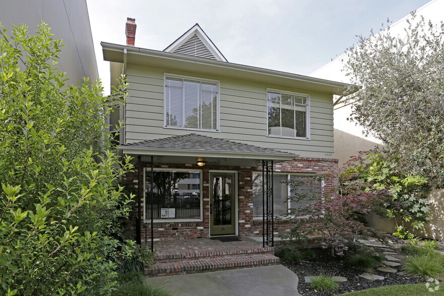 Primary Photo Of 2020-2022 Capitol Ave, Sacramento Coworking Space