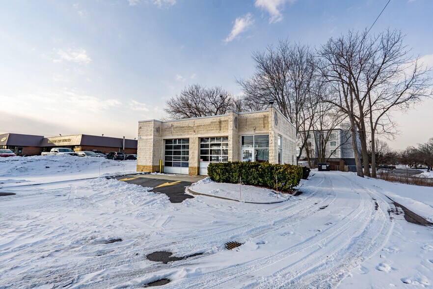 Primary Photo Of 1704 Us-9, Clifton Park General Retail For Sale