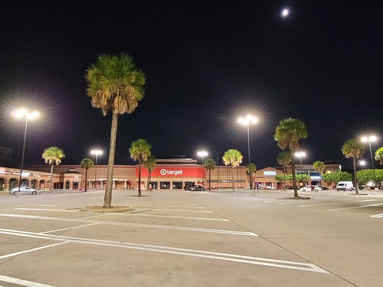 More Photos Of 2075 Westheimer Rd, Houston Unknown For Lease