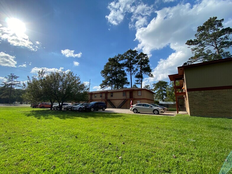 Primary Photo Of 1750 N Pine St, Kountze Apartments For Sale