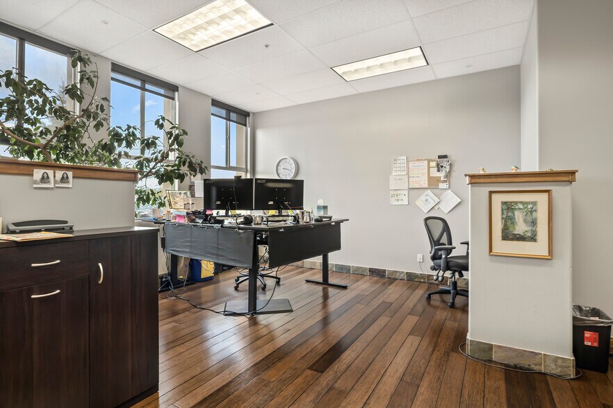 More Photos Of 601 N Larch St, Sisters Research And Development For Sale