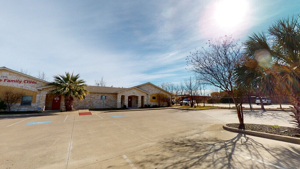 More Photos Of 2451-2461 Robinson Rd, Grand Prairie Medical For Sale