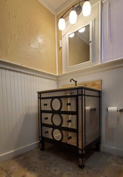 More Photos Of 138 Grey Moss Ct, Ingram Apartments For Sale