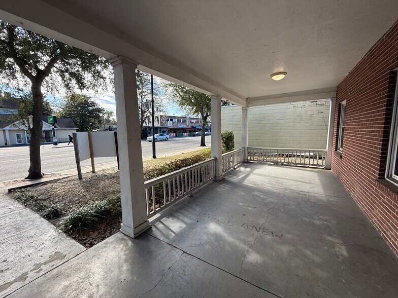 More Photos Of 1002 W University Ave, Gainesville Specialty For Sale