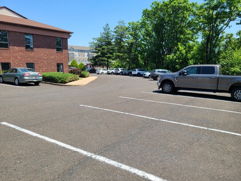 More Photos Of 349 York Rd, Willow Grove Medical For Lease