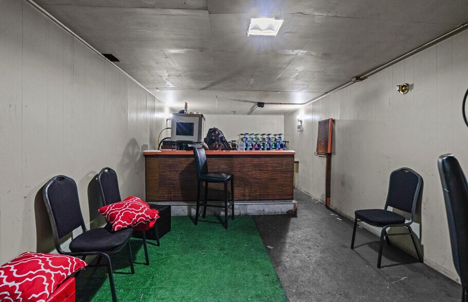 More Photos Of 110 School St, Pawtucket Bar For Sale