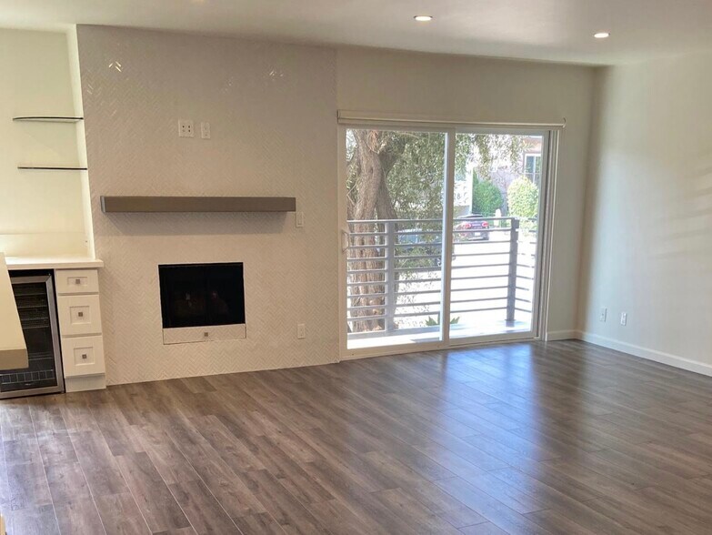 More Photos Of 1015 3rd St, Santa Monica Apartments For Sale