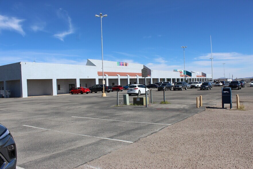 Primary Photo Of 35-161 E Wilcox Dr, Sierra Vista General Retail For Lease