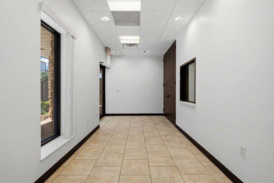 More Photos Of 901 W 18th St, Houston Warehouse For Sale