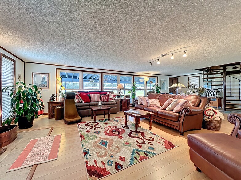 More Photos Of 7001 W Jones Ave, Mount Dora Airplane Hangar For Sale