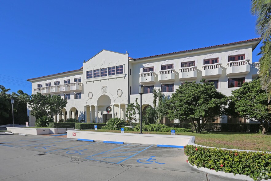 More Photos Of 440 Royal Palm Way, Palm Beach Office For Lease