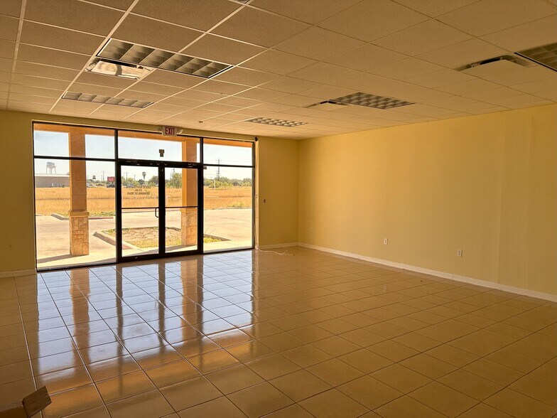 More Photos Of , Edinburg Storefront For Lease