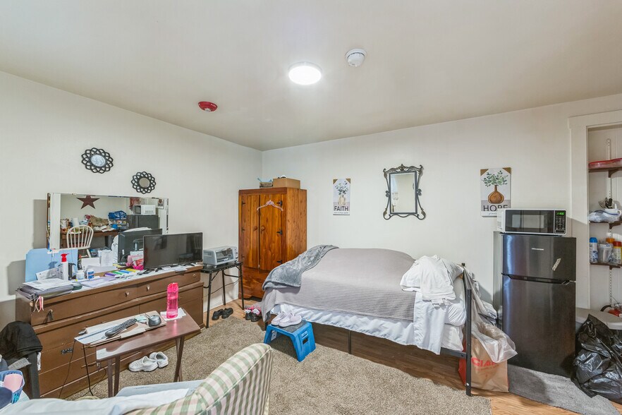 More Photos Of 211-17 Main St, Royersford Bar For Sale