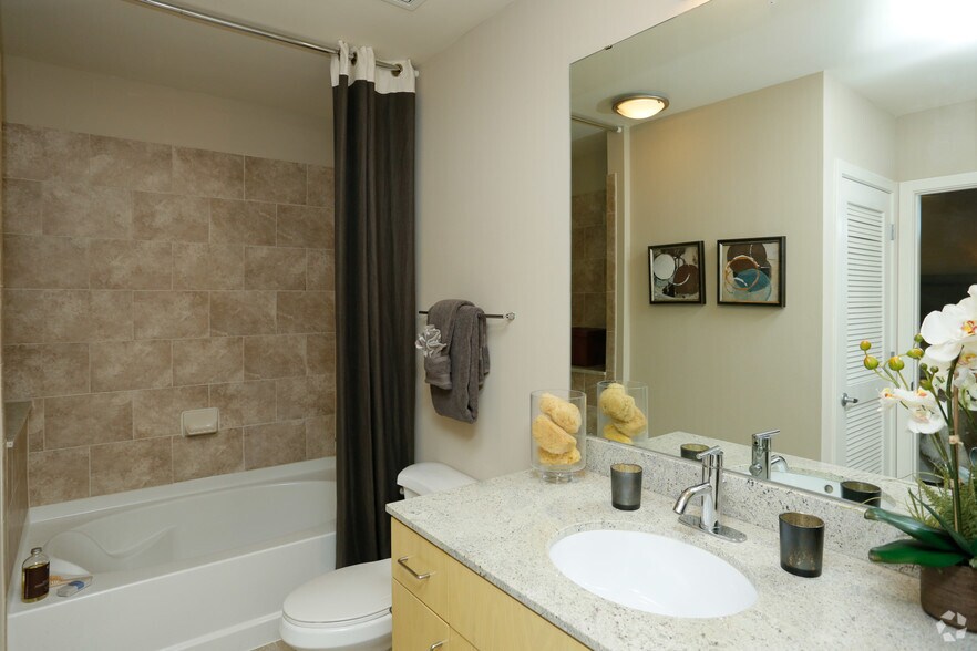 More Photos Of 5927 Almeda Rd, Houston Apartments For Lease