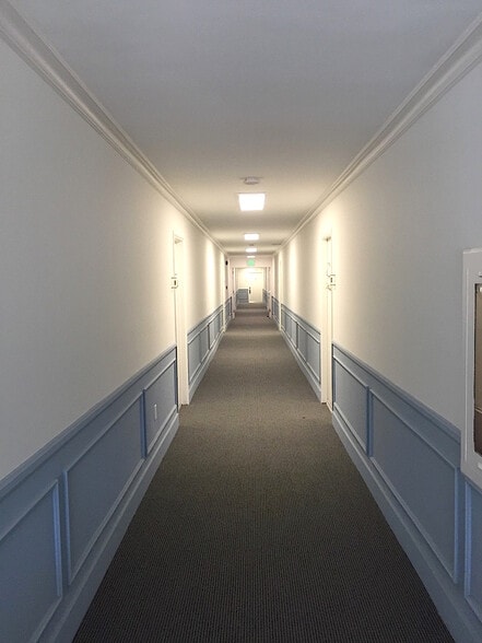 More Photos Of 537 San Vicente Blvd, Santa Monica Apartments For Sale