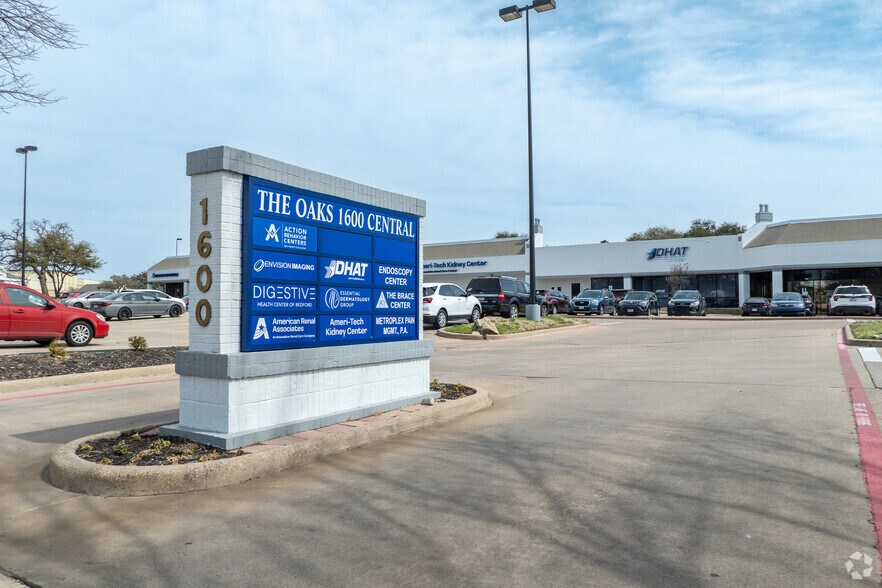 More Photos Of 1600 Central Dr, Bedford Medical For Lease