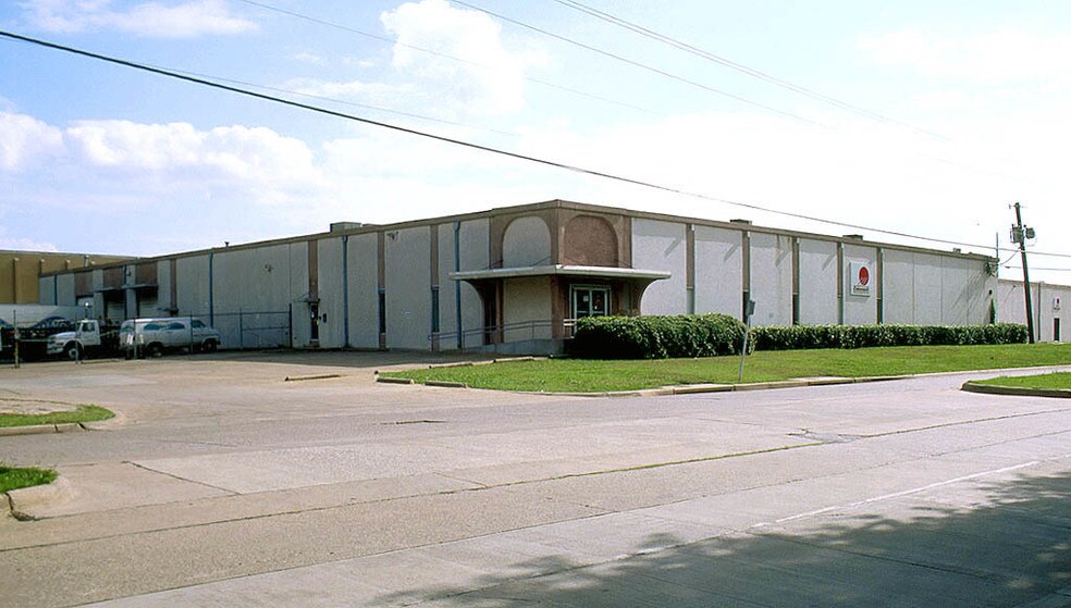 More Photos Of 4240 Bronze Way, Dallas Distribution For Sale