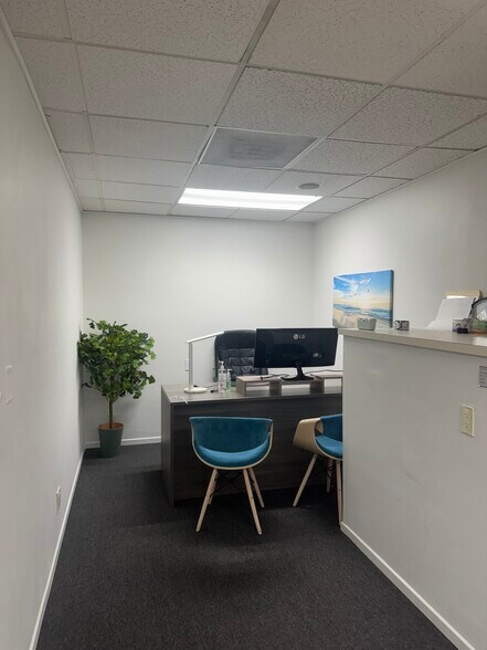 More Photos Of 105 Crescent Bay Dr, Laguna Beach Office For Lease