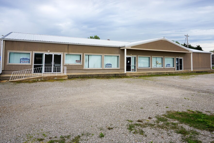 More Photos Of 1126 Old Route 66, Saint Robert Office For Sale