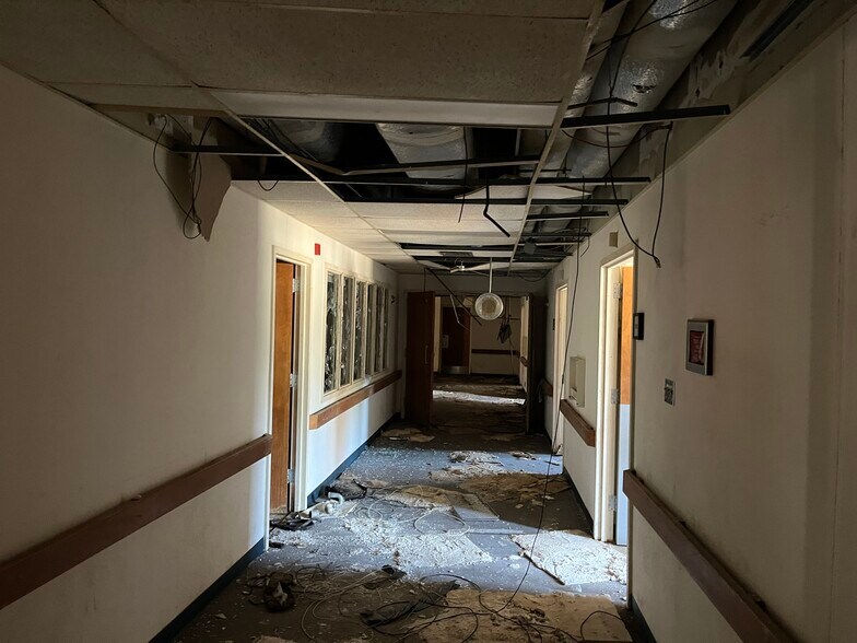 More Photos Of 407 E Ash St, Perry Medical For Sale