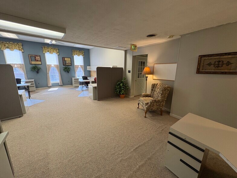 More Photos Of 109 Main st, Delphi Office For Lease