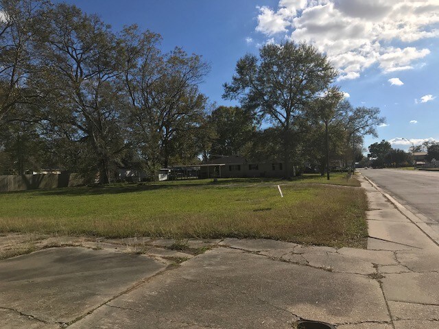 More Photos Of 412 N Adams St, Welsh Freestanding For Sale