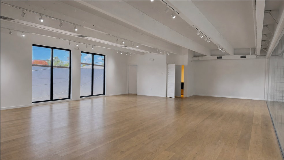 More Photos Of 550 NW 29th St, Miami Warehouse For Lease