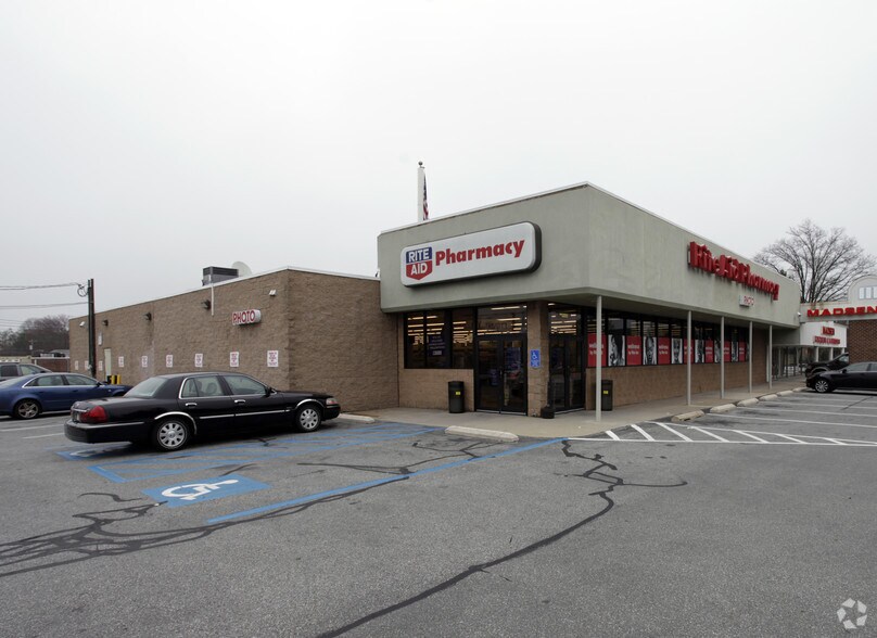 Primary Photo Of 2901 Springfield Rd, Broomall Drugstore For Lease