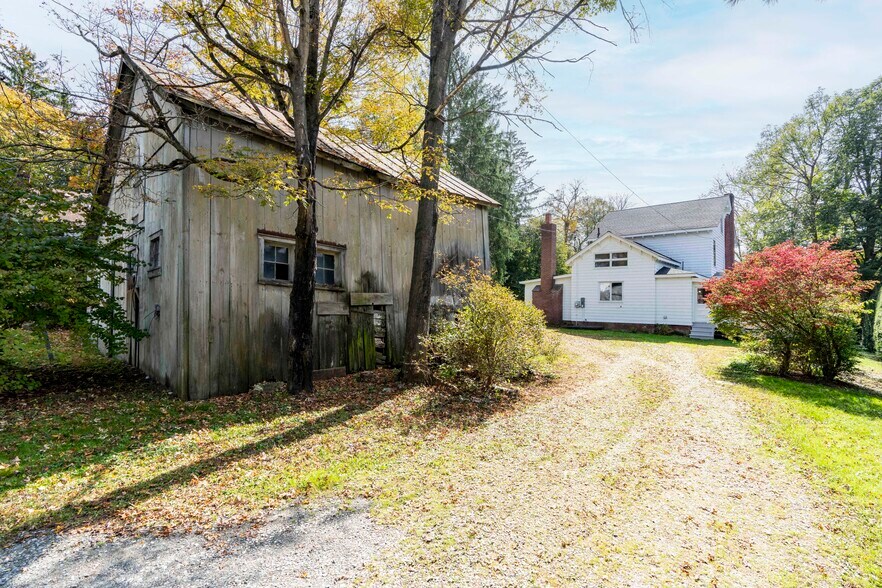 More Photos Of 2811 NY-82, Pleasant Valley Manufacturing For Sale
