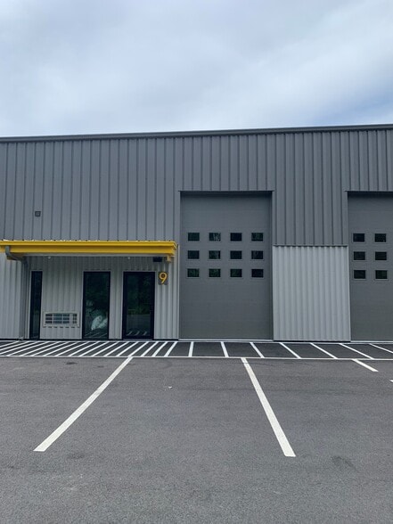 More Photos Of 51 Dynamic Dr, Scarborough Manufacturing For Sale